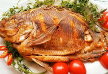 Mẹo rán cá vàng giòn, không sát chảo